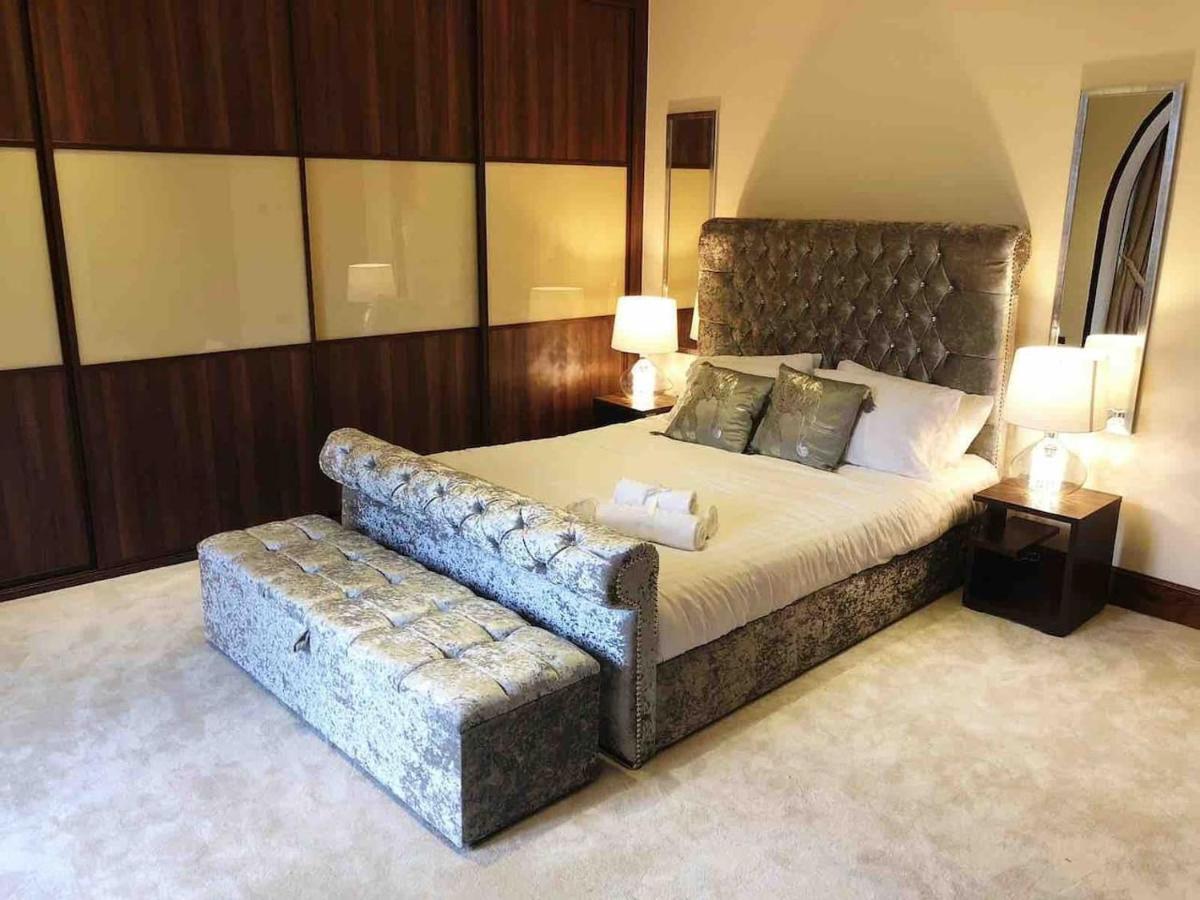 Beautiful 4-Bed Villa In 格拉斯哥 外观 照片