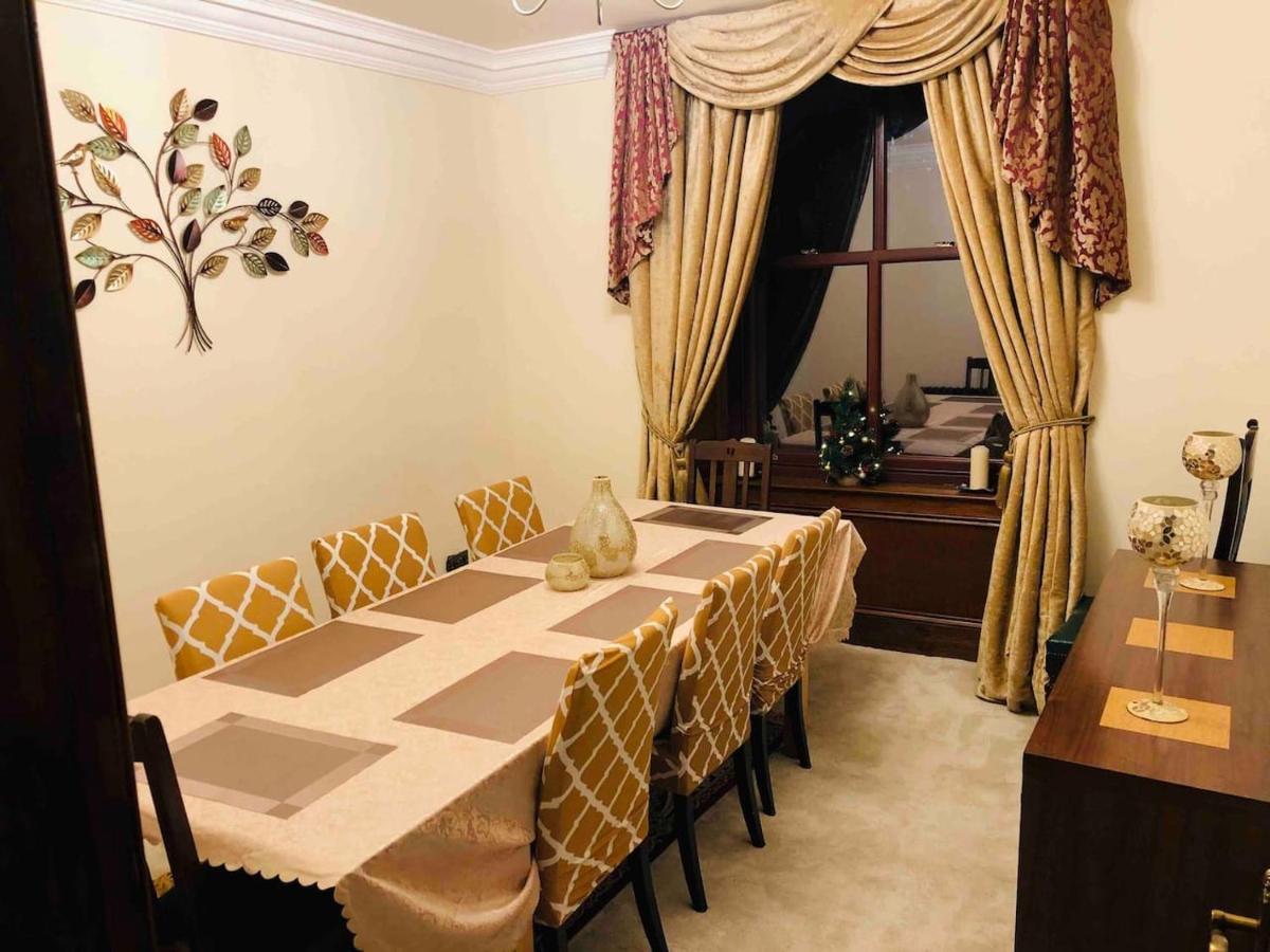 Beautiful 4-Bed Villa In 格拉斯哥 外观 照片