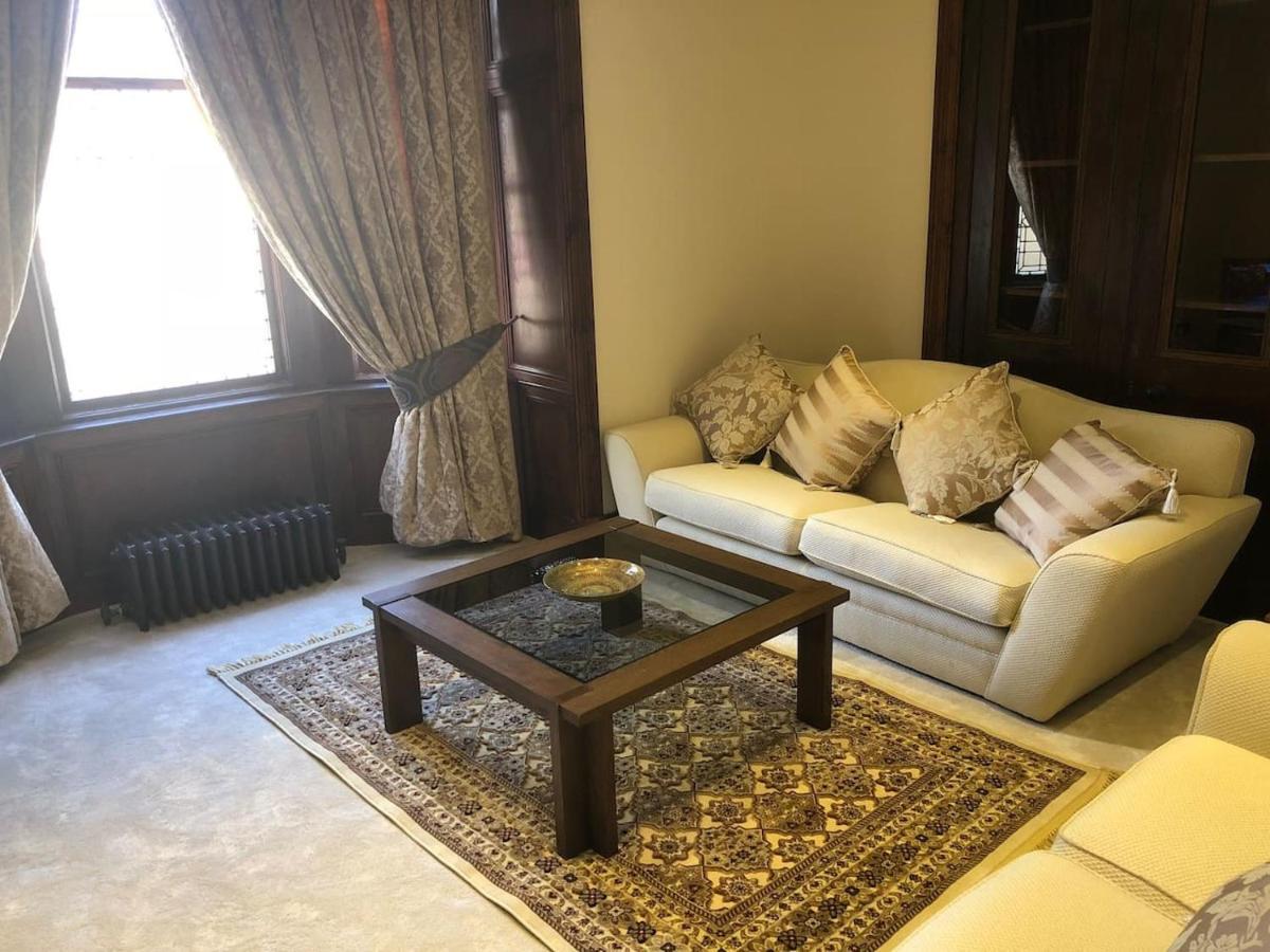Beautiful 4-Bed Villa In 格拉斯哥 外观 照片