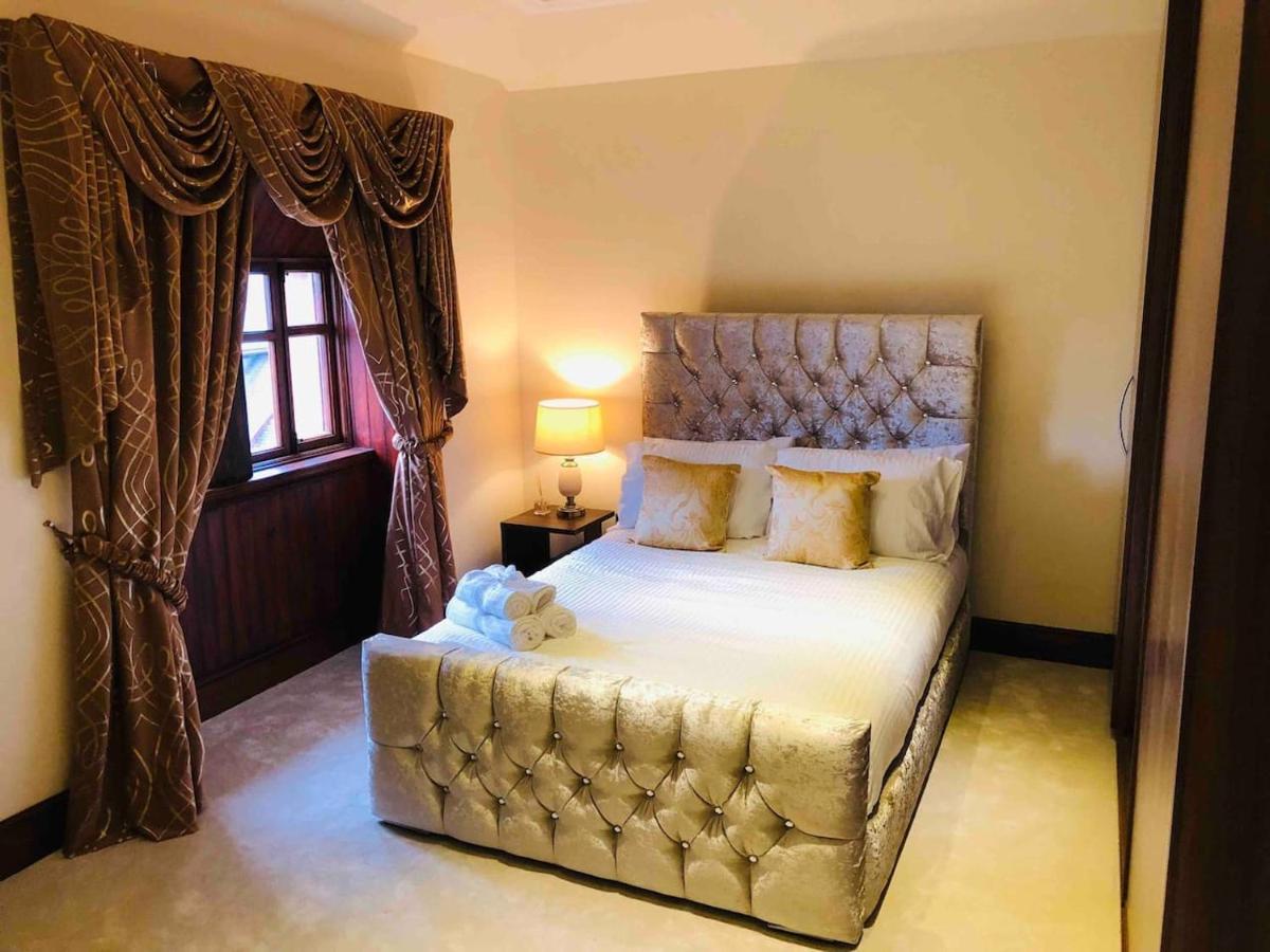 Beautiful 4-Bed Villa In 格拉斯哥 外观 照片